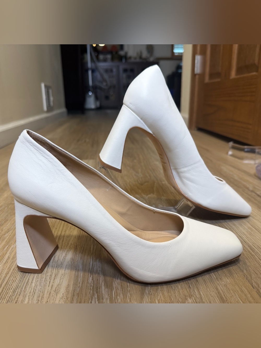NEW Antonio Melani White Leather Pumps 9.5M Block Heel Brazil